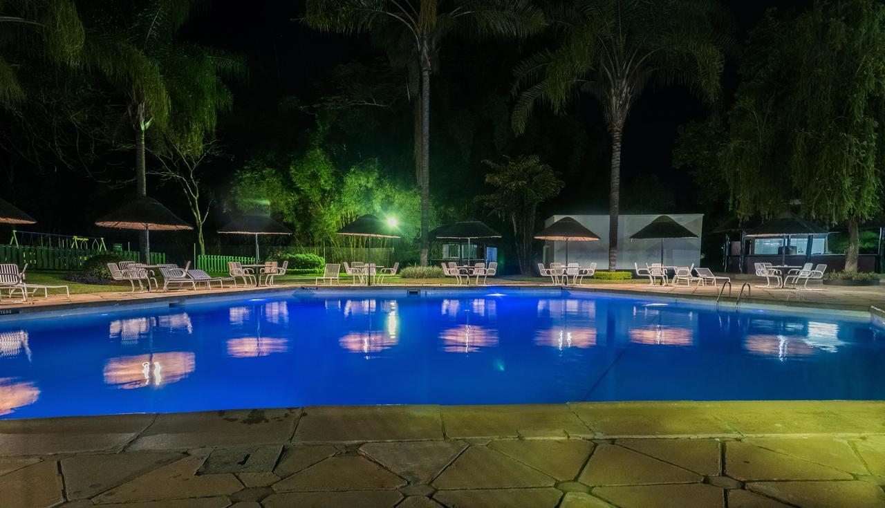 Hotel Sunbird Capital Lilongwe Esterno foto