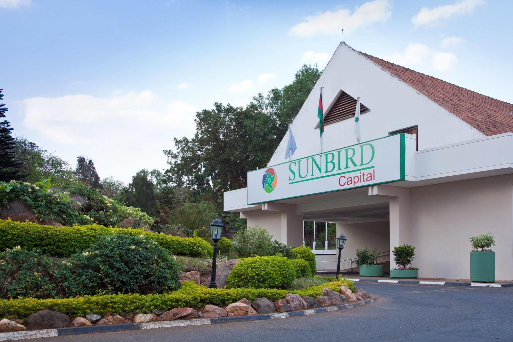 Hotel Sunbird Capital Lilongwe Esterno foto